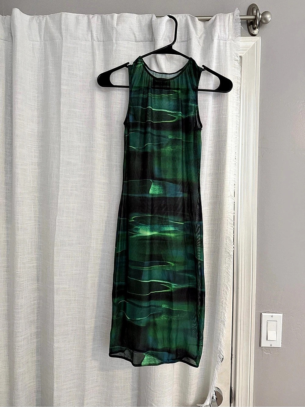 White Fox Abstract Maxi Dress in Green & Black Size Small Like New